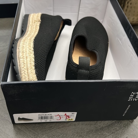 NATURALIZER ISLEY WOMENS SLIP ON COMFORT ESPADRILLES - Picture 2 of 10